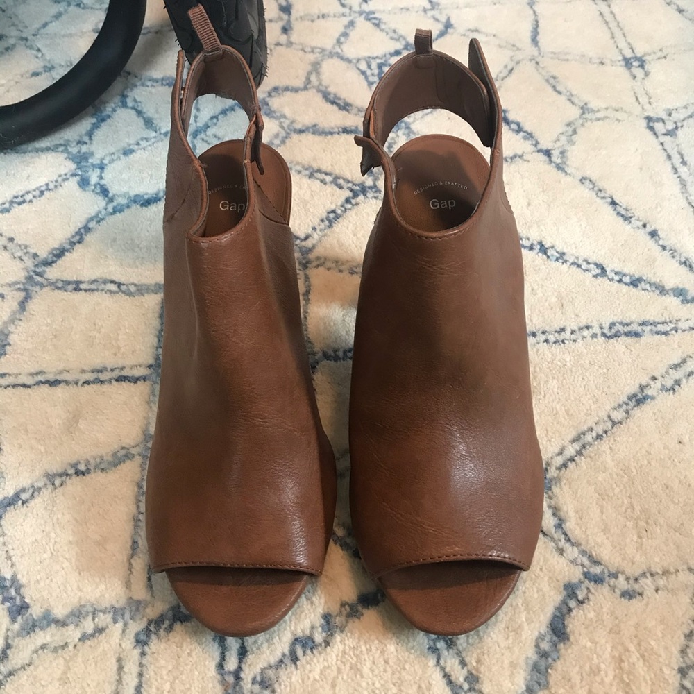 Gap open toe mule - NEVER WORN - size 10